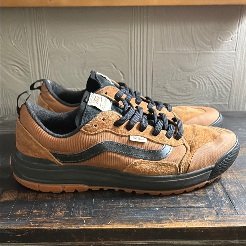 Vans Men’s UltraCush walking shoe